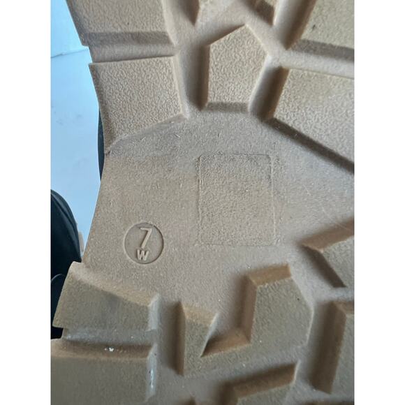 Universal Thread Black Faux Fur Waterproof Lace Up  Ankle Winter Snow Boots 7W - Picture 10 of 12